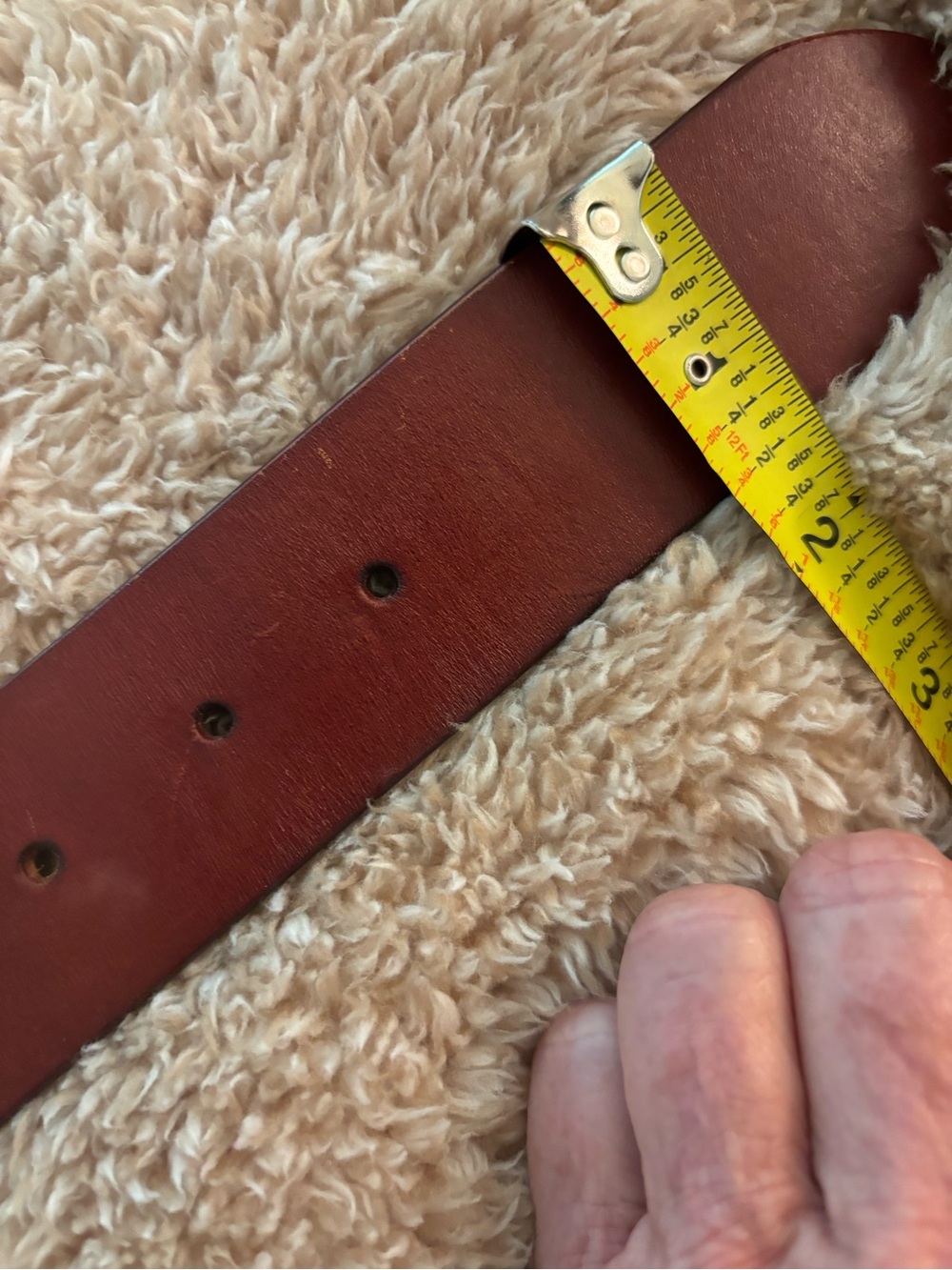 Gucci Double G Leather Belt in Burgundy - Picture 3 of 3